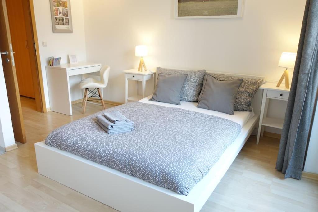 Studio In Dresden Neustadt Balcony And Parking ภายนอก รูปภาพ